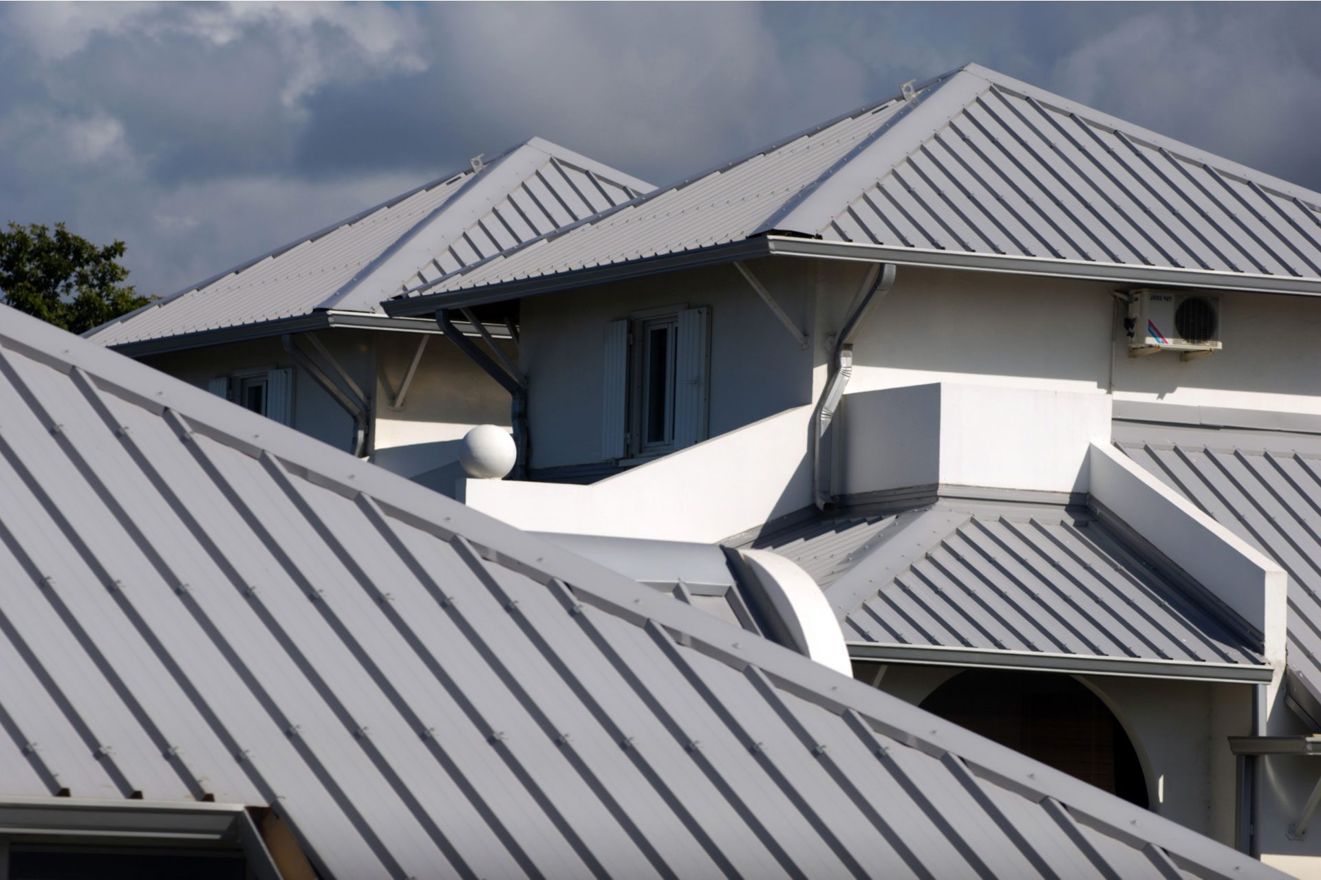 Zinc-roofing